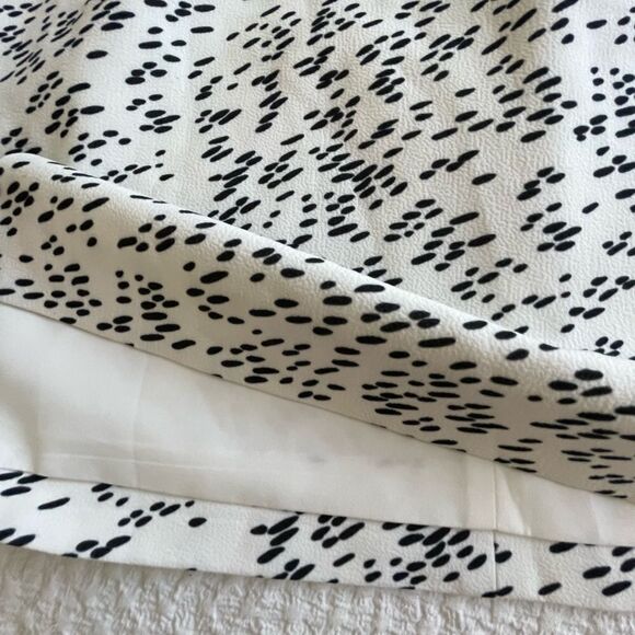 Keepsake white and black design off shoulder dress size large EUC - Picture 7 of 12